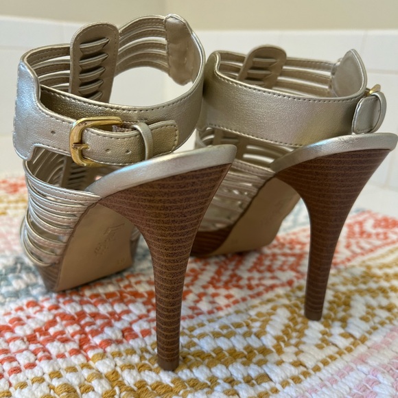 LimeLight Women’s Golden Metallic Heels size 6.5 - Picture 11 of 14